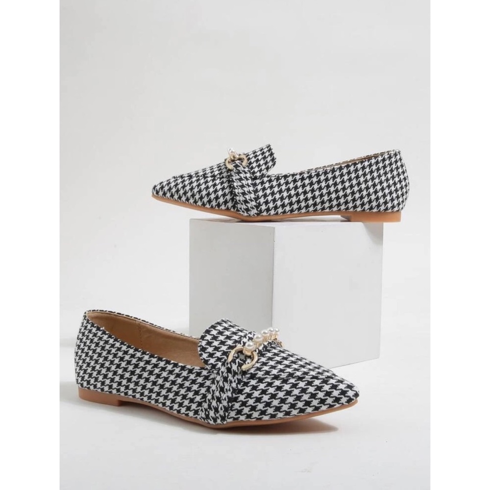 Houndstooth Pearl Decor Point Toe Flats